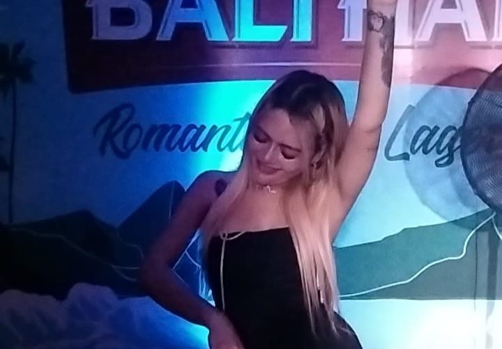 Tampil di Panggung Golden Beach Bengkong, Dj Tia Gazer: Mantap Pengunjungnya