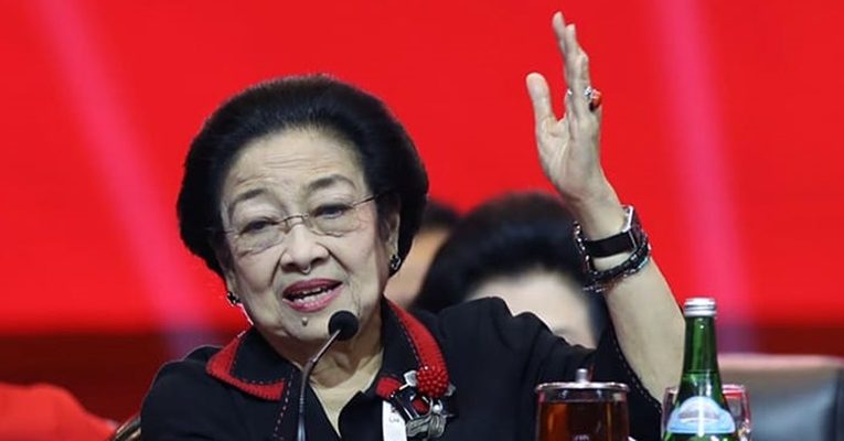 Megawati Soekarnoputri Siap Tarik Tujuh Menteri dari Kabinet Jokowi