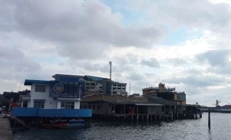 Cuaca Kota Tanjungpinang: Berawan di Pagi Hari, Hujan Ringan Siang Hari
