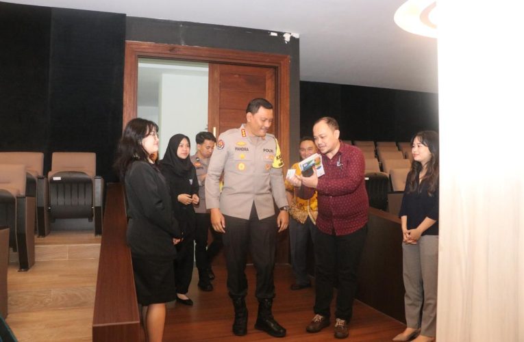 Kabid Humas Polda Kepri Memberikan Kuliah Umum kepada Mahasiswa ITEBA dan BTP