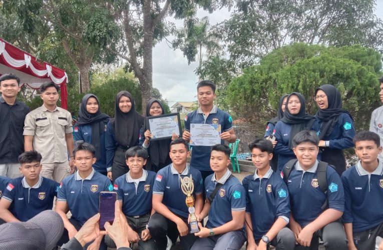 Tim Spenpat dari SMP 4 Juara Lomba Baris Berbaris di Lustrum IX SMK 3 Tanjungpinang