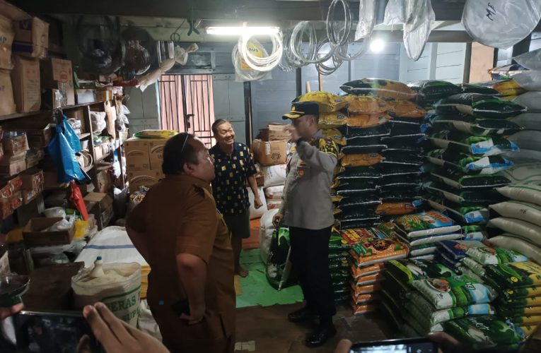 Polres Anambas dan Pemda Pantau Ketersediaan Sembako Selama Ramadhan di Tarempa