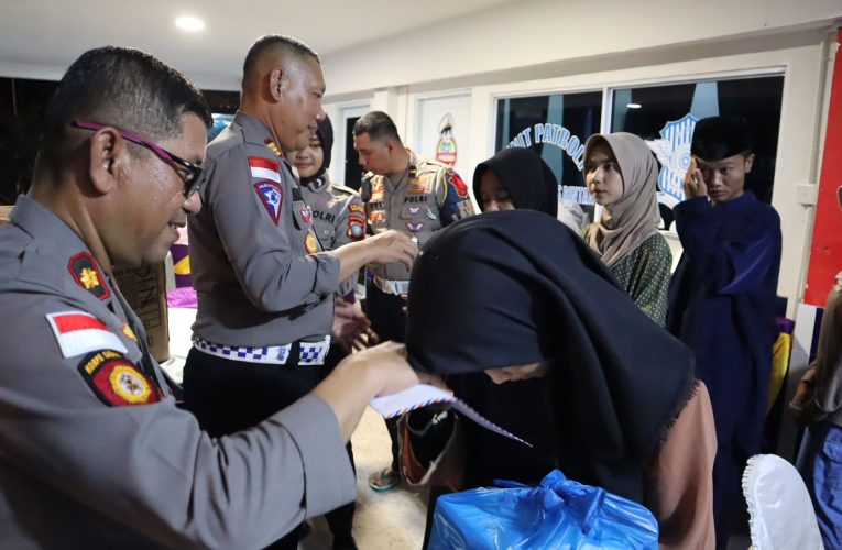 Polres Bintan Buka Dapur Umum Saat Berbuka Bersama Masyarakat dan Anak Yatim Piatu