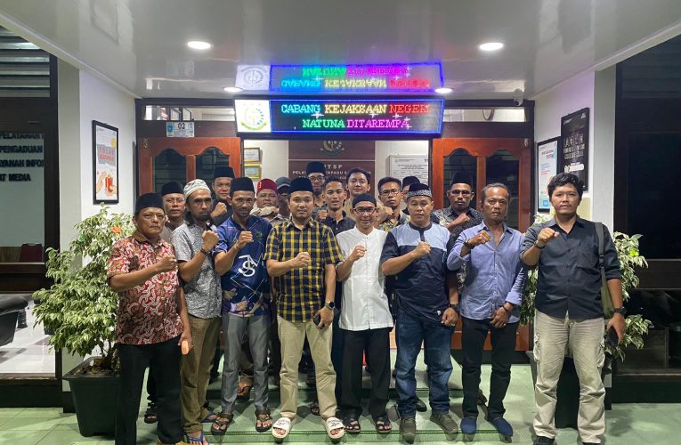 Cabjari Tarempa Niky Junismero Pererat Silaturahmi dengan Insan Pers Melalui Buka Bersama