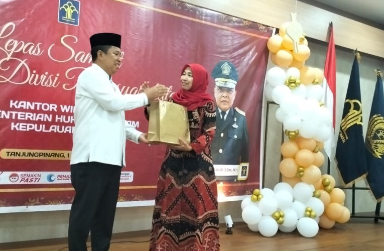 KadivPas Kepri Dwi Nastiti H Pamitan dengan Haru, Melangkah ke Tugas Baru di Sumatera Barat