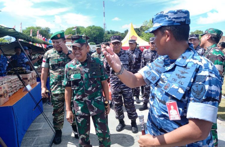 TNI Gelar Bazar Murah Menyambut Idul Fitri 1445 H di Tanjungpinang
