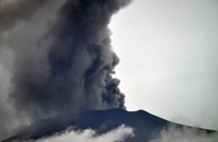 Gunung Marapi Sumatera Barat Kembali Erupsi, Status Siaga Level III