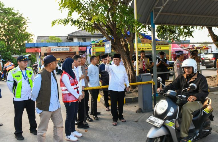 H-2 Lebaran, Gubernur Ansar Tinjau Kelancaran Arus Mudik di Pelabuhan Roro Tanjung Uban 