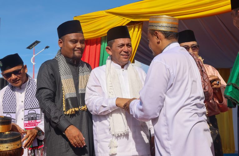 Gubernur Ansar Khatib ‘Idul Fitri 1445 H di Daik Lingga, Anak Kepri Wajib Berbakti Kepada Kedua Orang Tua