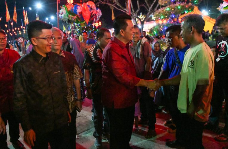 Hadiri Peringatan HUT Dewa Nguan Thiang Sian Tih, Ansar Gaungkan Pembauran Masyarakat