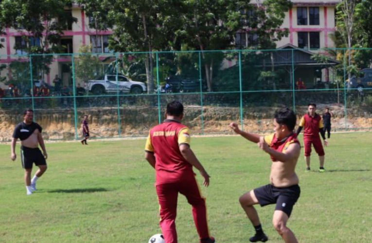 Kapolres Bintan Ajak Personel Main Bola, Salah Satu Bukti Dukung Timnas Indonesia U-23 di Ajang AFC 2024