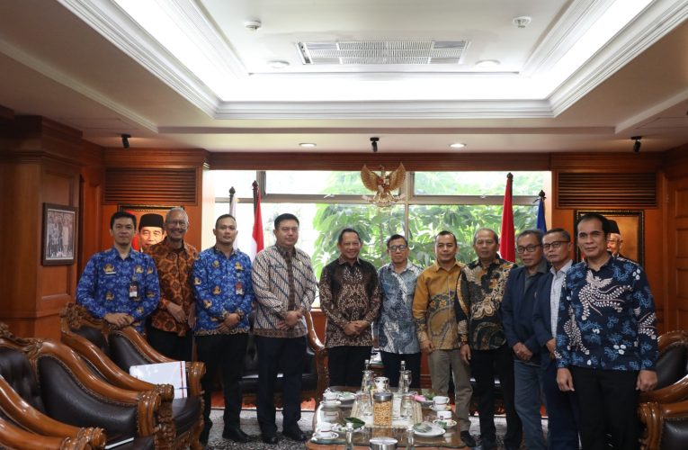 Mendagri Tito Karnavian Minta PWI Ikut Sosialisasikan Pilkada Damai