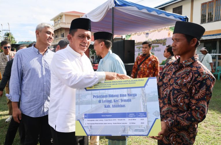 Gubernur Ansar Serahkan Bantuan dan Groundbreaking Proyek Strategis di Anambas 
