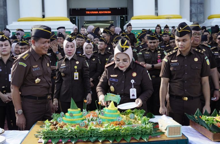 Wakajati Kepri Pimpin Upacara Megah Memperingati HUT Persatuan Jaksa Indonesia Ke-73