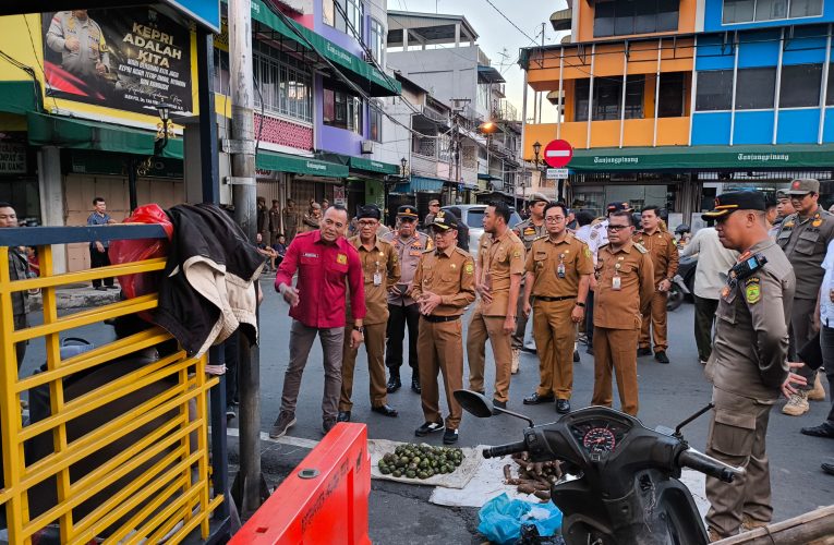 Peninjauan Pasar Baru dan Penertiban Pedagang Kaki Lima oleh Pj Walikota Tanjungpinang Hasan