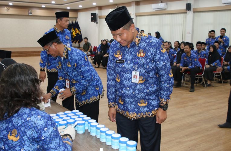 Dukung Program P4GN, Kantor Wilayah Kemenkumham Kepri Gelar Tes Urine Pegawai