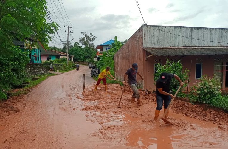 Hujan Deras Guyur Kepri, Senggarang Tanjungpinang Terendam Lumpur Bauksit