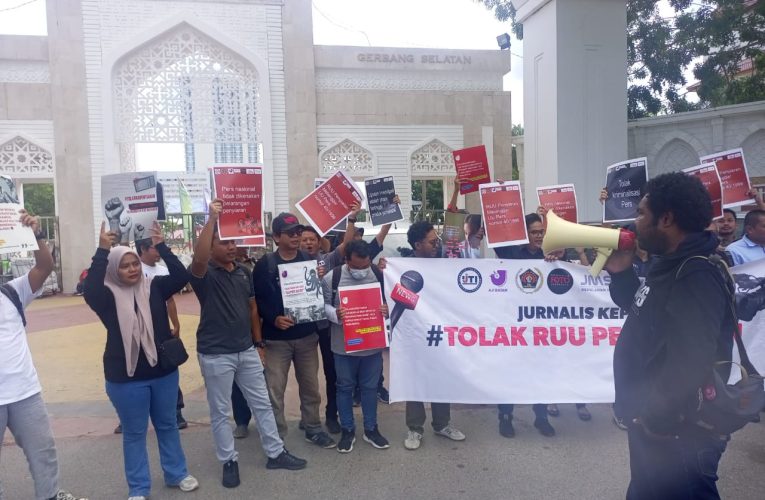 RUU Penyiaran Membungkam Kebebasan Pers, Berikut Pernyataan Sikap SMSI Kepri Dalam Aksi Damai