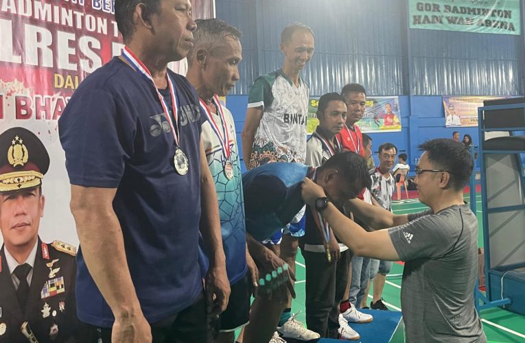Turnamen Badminton Polres Bintan Dalam Rangka Hari Bhayangkara ke-78 Berakhir, Ini Pemenangnya