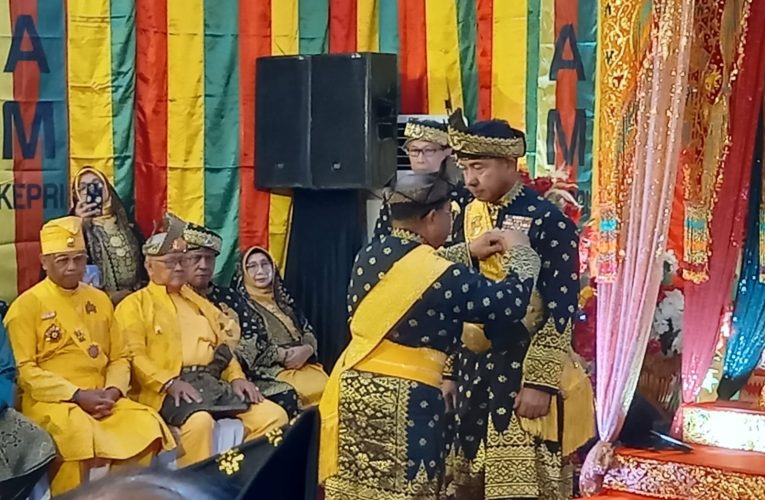Panglima TNI Jenderal Agus Subiyanto Terima Gelar Datok Seri Satria Bijaya Negara dari LAM Kepri