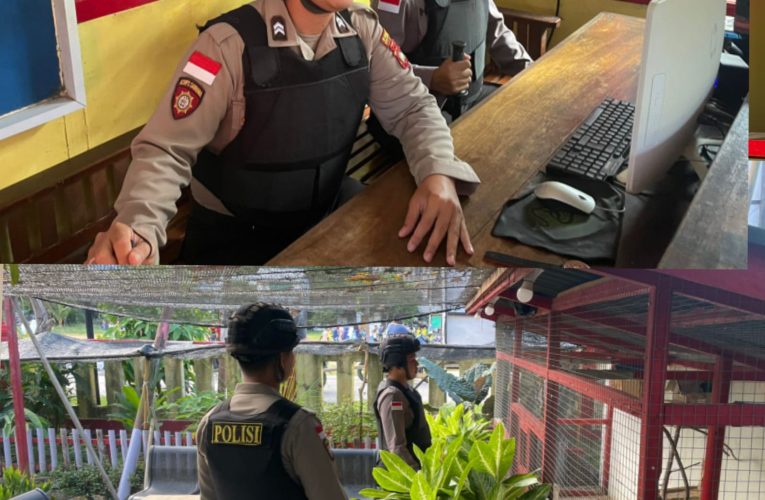 Personil Polsek Siantan Lakukan Patroli Jalan Kaki Demi Keamanan Mako dan Asrama