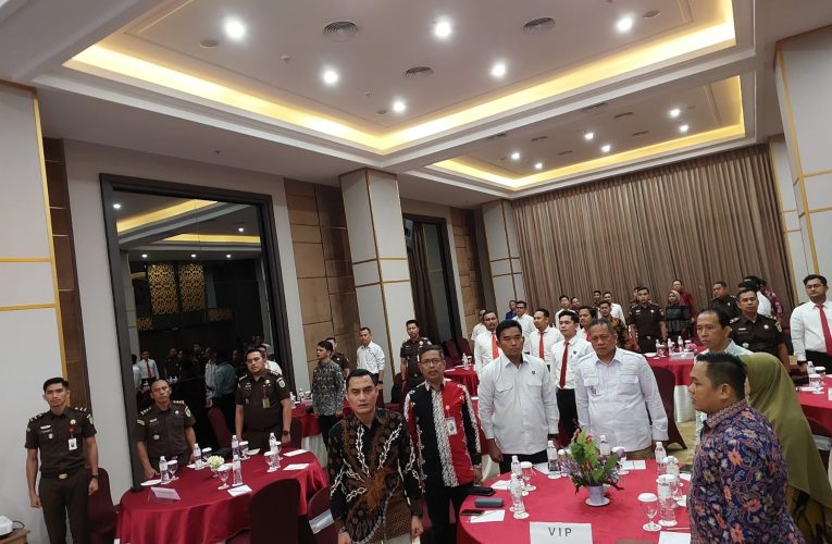 ASPIDUM Kejati Kepri Wakili Kajati Kepri dalam Rapat Evaluasi Penanganan Tindak Pidana Pemilu Tahun 2024