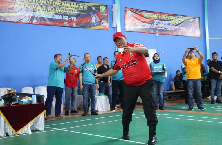 Meriahkan Hari Bhayangkara ke-78, Polda Kepri Gelar Turnamen Bulu Tangkis dengan Total Hadiah Puluhan Juta Rupiah