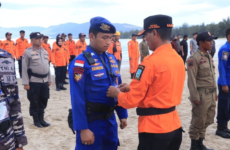 Polres  Anambas Laksanakan Apel Gabungan TNI – Polri  Bersama Stakeholder dalam Rangka Pengamanan Padang Melang Internasional Folklore Festival Tahun 2024