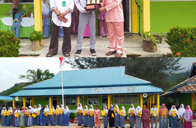 SMAN 1 Jemaja Menyerahkan Rapor dan Piala Penghargaan kepada Murid Kelas X dan XI yang Berprestasi
