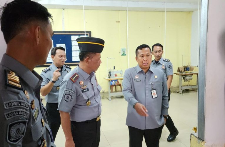 Kakanwil Kemenkumham Kepri Kunjungi Lapas Kelas IIA Batam, Penguatan Integritas dan Apresiasi Prestasi
