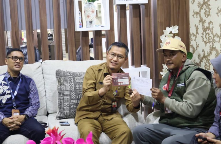 Ketua KPU Tanjungpinang Turun Langsung Lakukan Coklit di Rumah Wakil Ketua DPRD dan Sekda