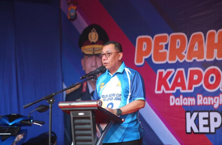Irjen Pol Yan Fitri Membuka Perlombaan Perahu Layar Jong Kapolda Kepri