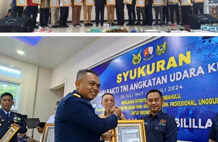 Ketua PWI Kepri Terima Penghargaan dari Komandan Lanud RHF Tanjungpinang