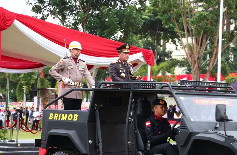 Kapolda Kepri Irjen Pol Yan Fitri Halimansyah Pimpin Upacara Hari Bhayangkara ke-78, Semarakan Menuju Indonesia Emas 2045