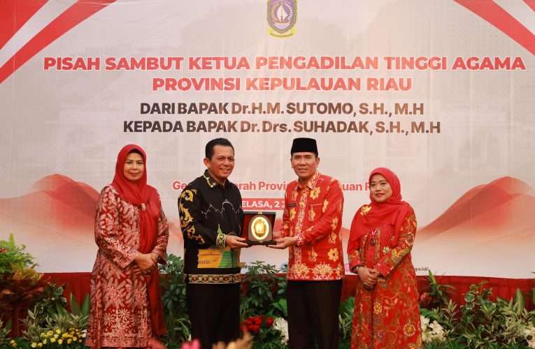 Pisah Sambut Ketua PTA Kepri, Ansar Berharap Harmoni dan Kedamaian Masyarakat Tetap Terjaga