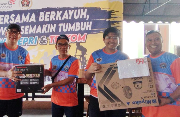 Gowes Bareng PT Telkom dan PWI Kepri Meriahkan HUT Telkom ke-59 di Batam