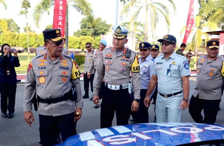 Kapolda Kepri Irjen Pol Yan Fitri Halimansyah Pimpin Apel Gelar Pasukan Operasi Patuh Seligi 2024