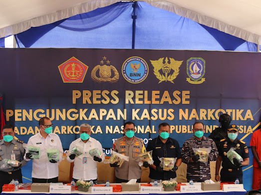 Bea Cukai Batam dan BNN Gagalkan Penyelundupan Narkotika di Kapal Berbendera Singapura