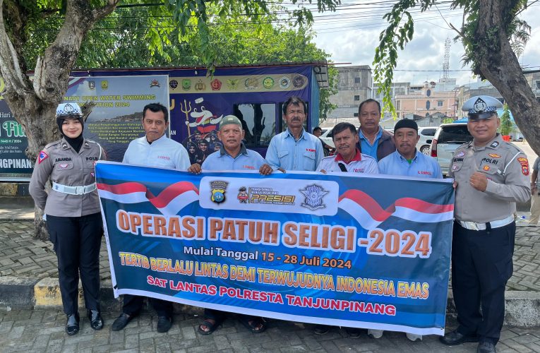 Ops Patuh Seligi 2024, Sat Lantas Polresta Tanjungpinang Sosialisasi Keselamatan Berlalu Lintas di Pelabuhan SBP 