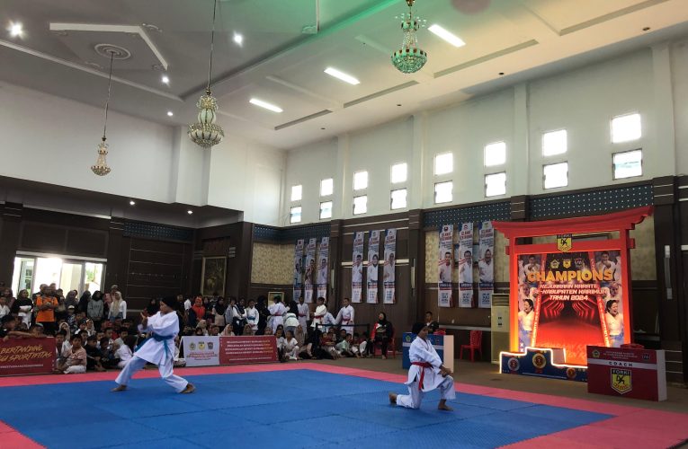 Bupati Karimun Buka Kejuaraan Karate Se-Kabupaten Karimun 2024