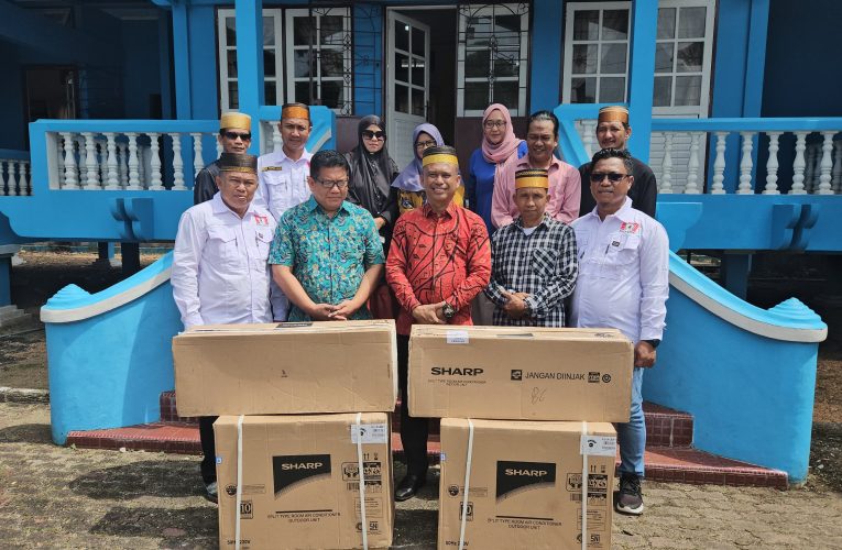BPW KKSS Kepri Serahkan Dua Unit AC untuk Yayasan Kebudayaan Indera Sakti Penyengat