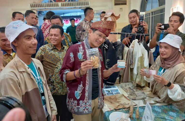 Menparekraf Sandiaga Uno Umumkan Bebas Visa untuk 20 Destinasi Wisata Terbaik di Indonesia