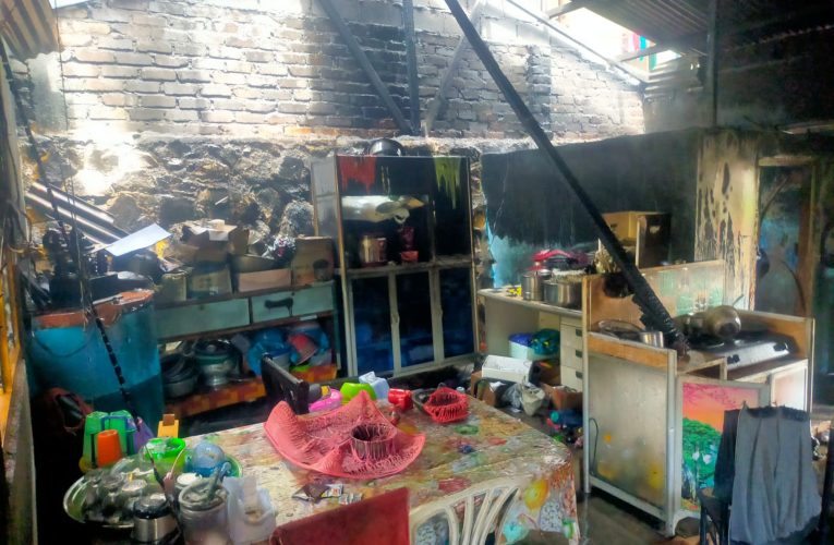 Satu Rumah di Bintan Timur Ludes Terbakar, Nurdin Alami Luka Bakar Serius
