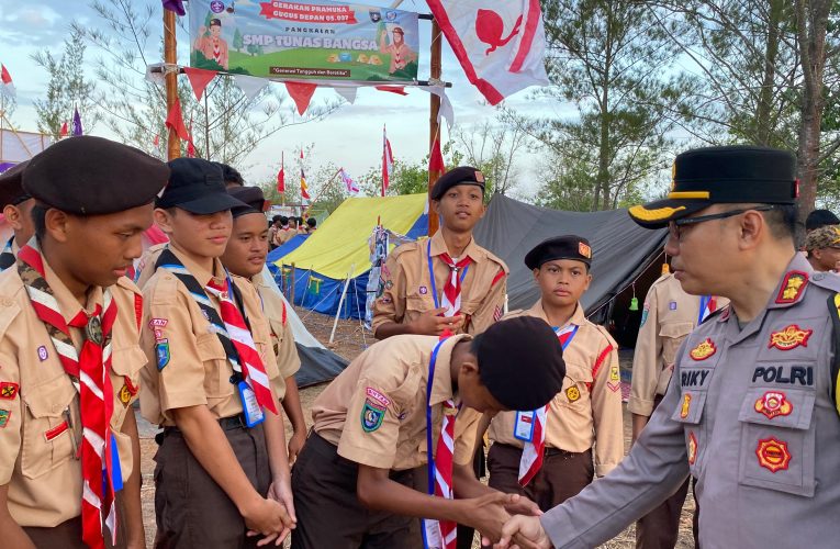 Kapolres Bintan Hadiri Upacara Hari Pramuka ke-63 di Bumi Perkemahan Desa Tembeling