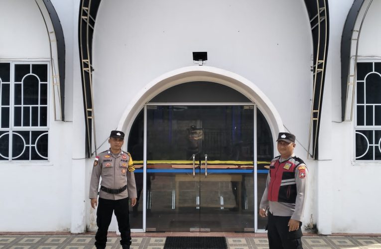 Polres Bintan Amankan Ibadah Mingguan Umat Kristen di Gereja
