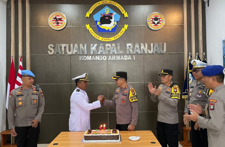 Kapolres Bintan Berikan Kejutan di HUT TNI ke-79, Wujudkan Solidaritas TNI-Polri