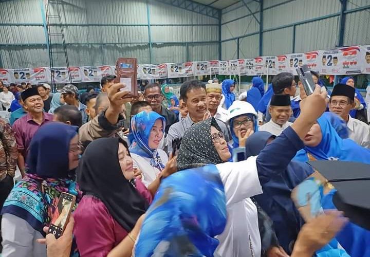 Emak-Emak di Batuaji Tampilkan Tari Kreasi Dukung Rudi-Rafiq untuk Gubernur Kepri