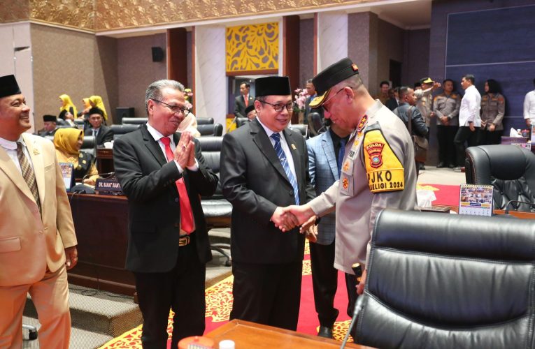 Kapolda Kepri Irjen Pol Yan Fitri Halimansyah Tegaskan Komitmen Keamanan dalam Pengucapan Sumpah Pimpinan DPRD Provinsi Kepri