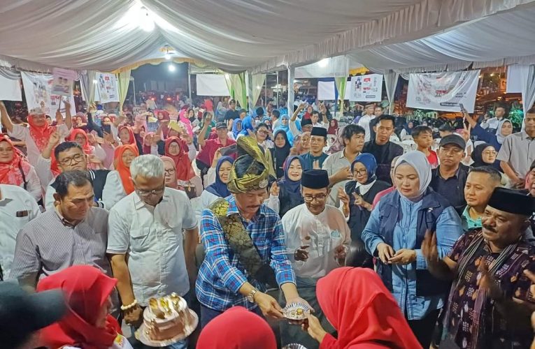 Beri Kejutan Ultah, Masyarakat Tanjunguma Doakan Rudi Jadi Gubernur & Majukan Kepri