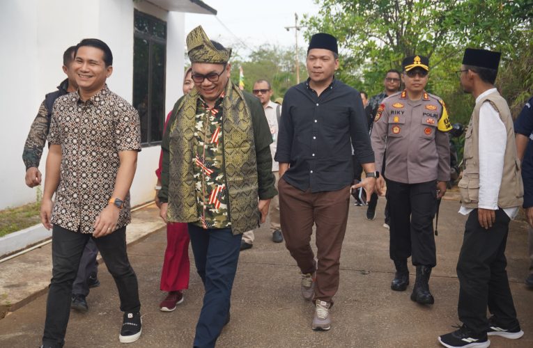 Kapolres Bintan Hadiri Peresmian Musholla Al Muttaqin di Kantor KPU Bintan dan Serah Terima Gudang Logistik dari Bank BTN